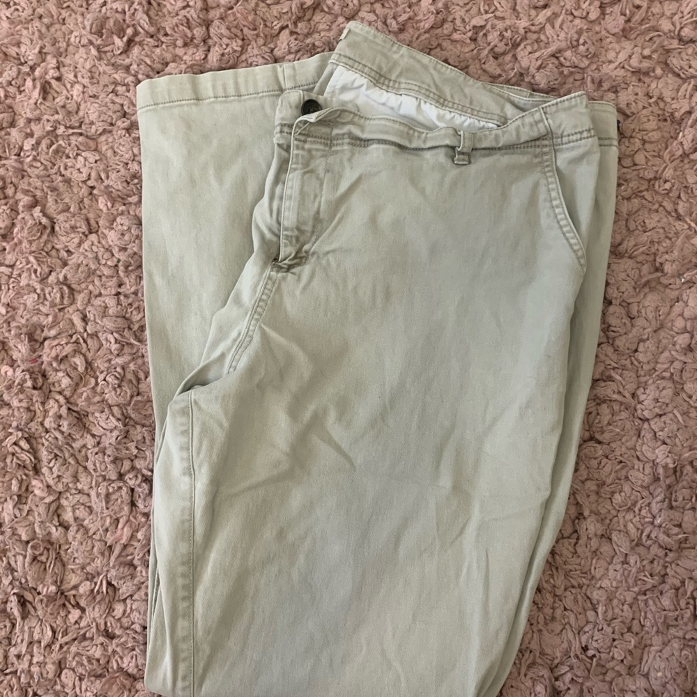 khaki pants